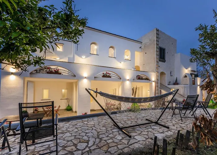 Cala Cala Rooms,Restaurant & Farm Experience Procida